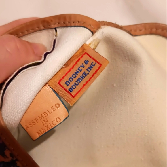 USED, DOONEY & BURKE WALT DISNEY WRISTLET. - Picture 4 of 5